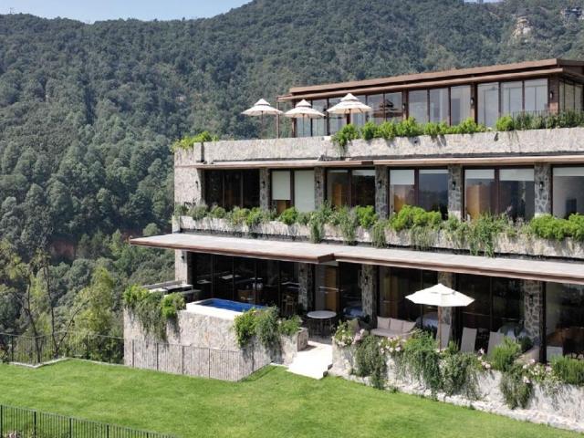 CASA EN CONDOMINIO FRACCIONADO EN VALLE DE BRAVO