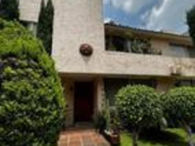 Casa en condominio Fuentes de Tepepan en Tlalpan de 4 Rec?maras con Jard?n