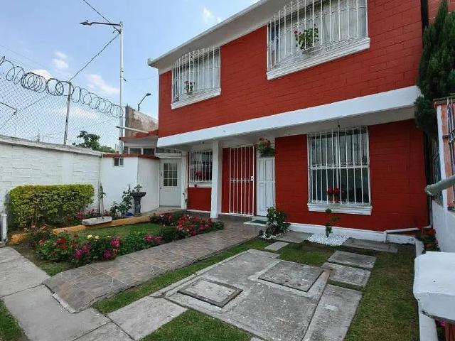 Casa en condominio horizontal con Roof Garden y balcón en Zapotitlán Tláhuac