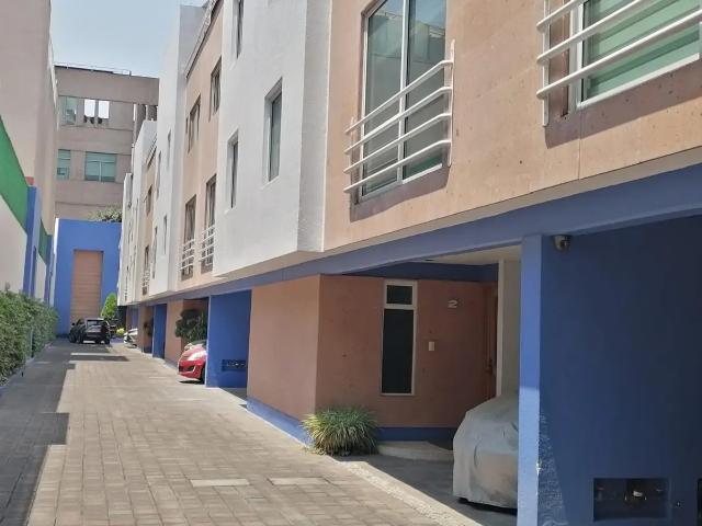 Casa en condominio horizontal en Del Valle Sur, Ciudad de México: Venta directa