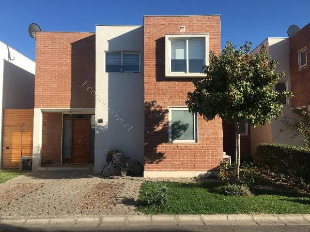 Casa en condominio jardines de la isla