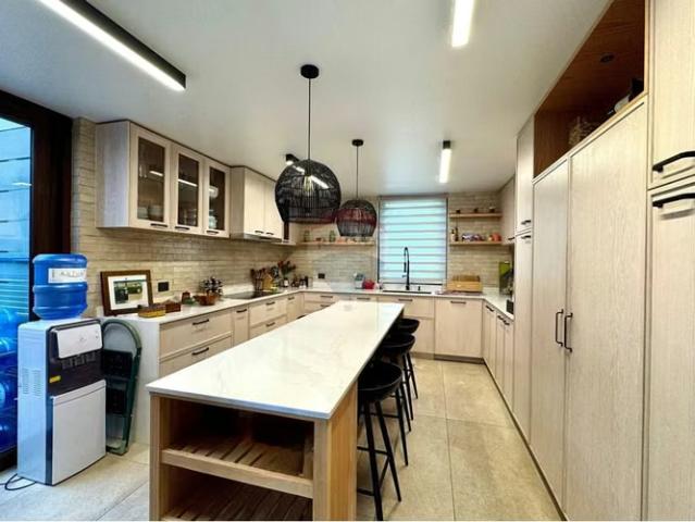 Casa en condominio, la reina alta | 5 dormitorios por 22500.00 en La Reina