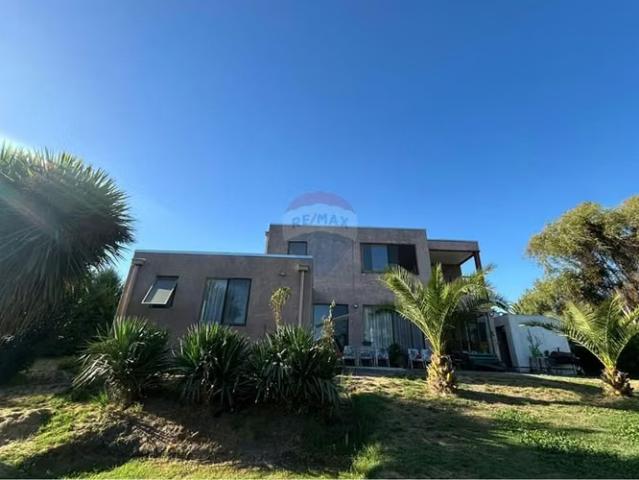 Casa en condominio las palmeras de lonquen | 4 dormitorios por 10900.00 en Isla de Maipo