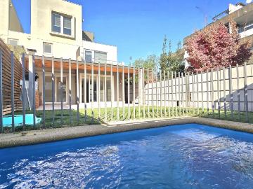 Casa en condominio no perimetral cercana colegio Mayor