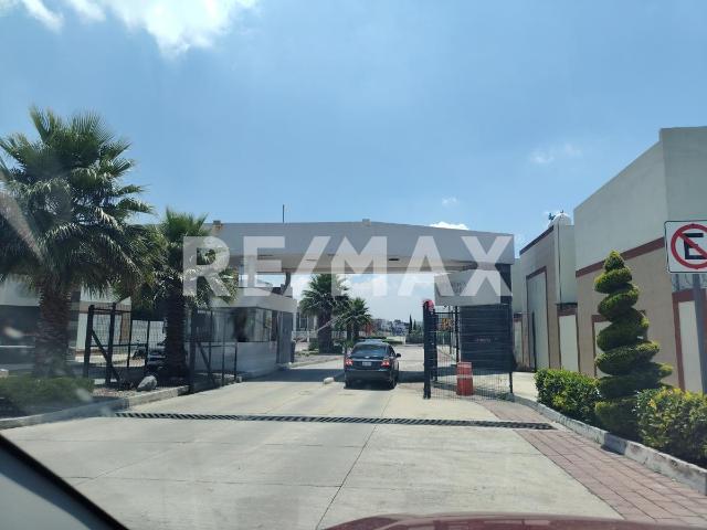 CASA EN CONDOMINIO NUEVA EN RENTA