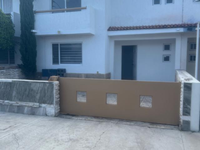 Casa en Condominio Santa Teresita 3 Recámaras 2 1/2 baños en Santuarios del Cerrito, Corregidora Q