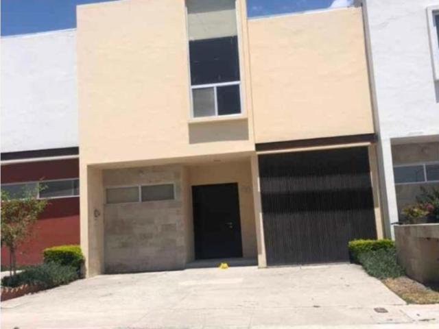 Casa en Condomino en Venta en Altos del Marqués, zona Campanario Querétaro. Jardín y Áreas Verdes