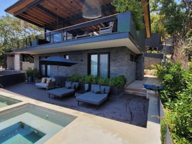 CASA EN CONJUNTO EN VENTA EN LA HIGUERA VALLE DE BRAVO