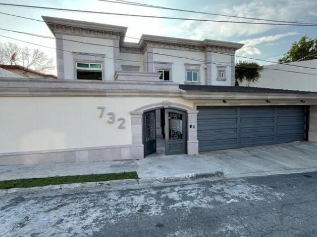CASA EN VENTA EN CONTRY LA SILLA