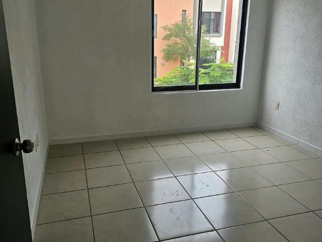 CASA EN COTOVISTA SUR TLAJOMULCO