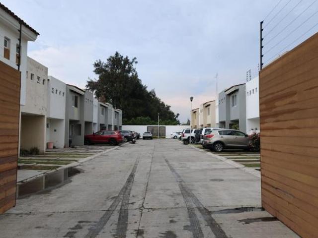 Casa en Coto de 16 Casas en Venta