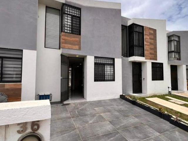 Casa en Coto Frente Alberca