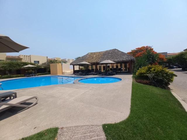 Casa en Coto Privado con alberca