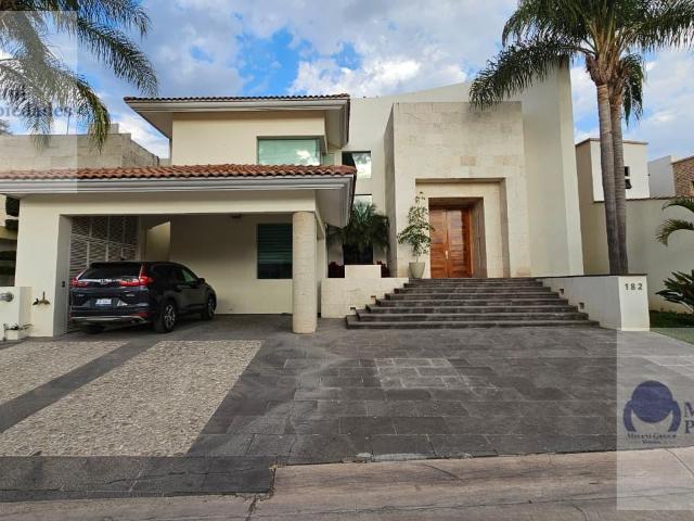 Casa En Country Club Los Naranjos