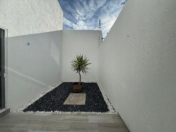 CASA EN EUGENIO GARZA SADA