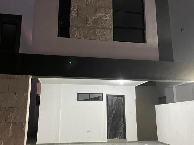 Casa en Excelente ubicaci?n en Apodaca