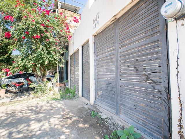 CASA EN EXCELENTE UBICACIÓN, POR CALLE PRINCIPAL CLEMENTE AMAYA, AUTLÁN JALISCO