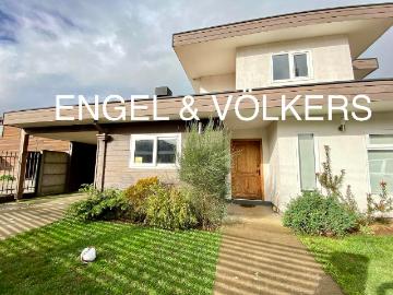 Casa en venta en Villa Las Encinas de Pilauco - Jardín