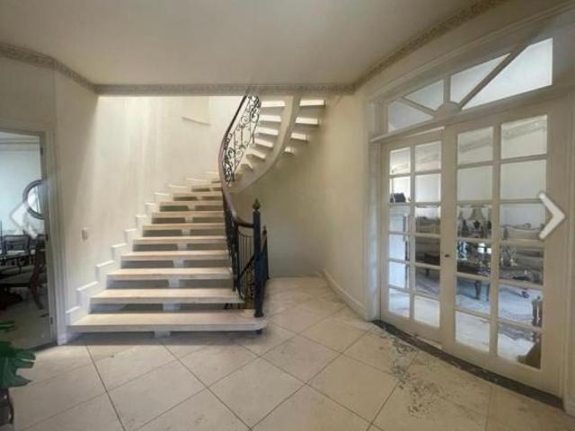 Casa en exclusiva privada dentro de lomas Country Club