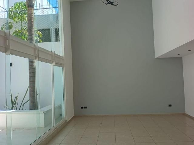 CASA EN EL NORTE DE LA CIUDAD EN TROJES DEL PEDREGAL + AMPLIA TERRAZA