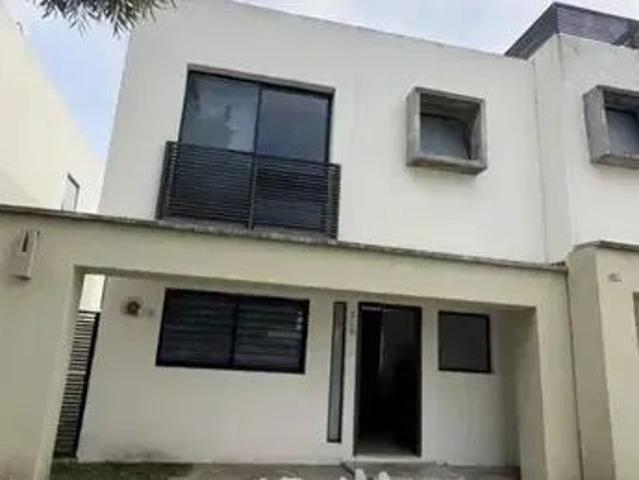 Casa En El Alcázar casa Fuerte, Tlajomulco De Zúñiga Con 2 Recámaras, 130 M², Id: 180011