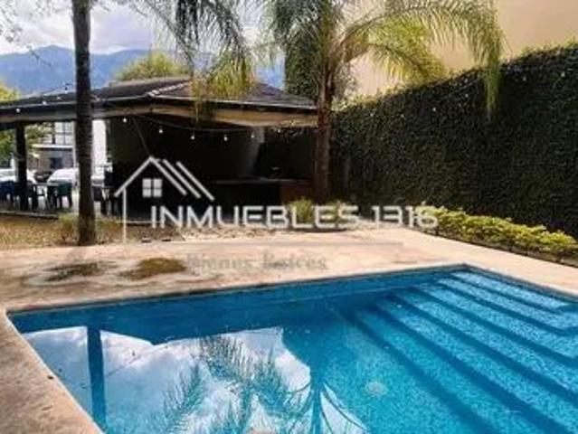 Casa en El Barrial, Santiago, Nuevo León