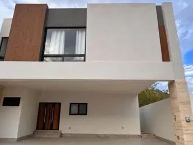 Casa en El Barrial, Santiago, Nuevo León