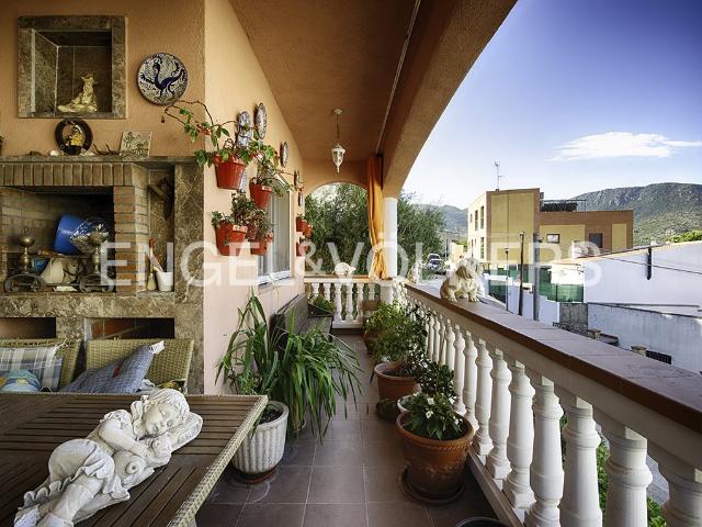 Casa en el centro, con apartamento independiente 165m² Llança