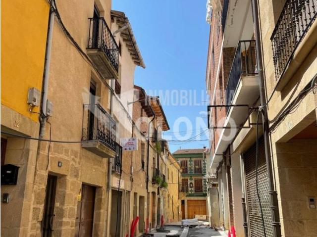 Casa en el centro con patio y terrazas