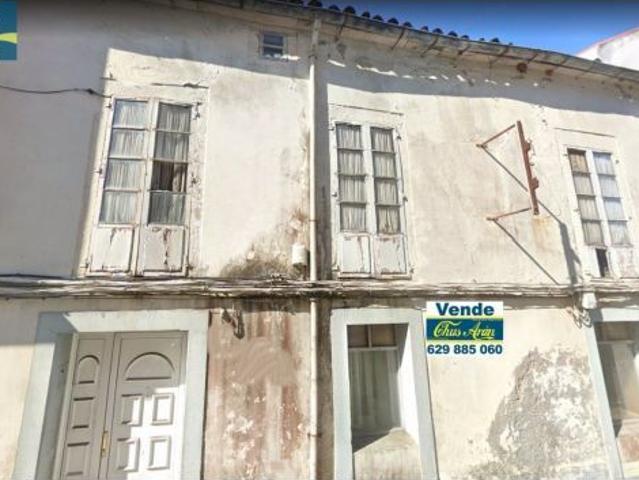 Casa en el centro de Carballo a cincuenta metros de la plaza de Galicia
