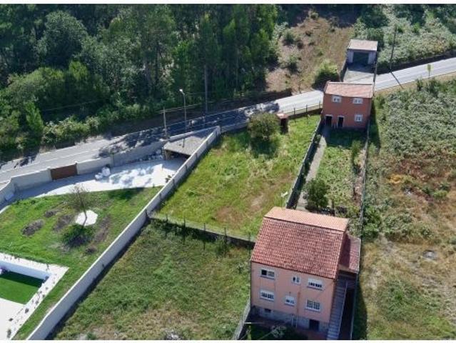 CASA EN EL CENTRO DE CATOIRA