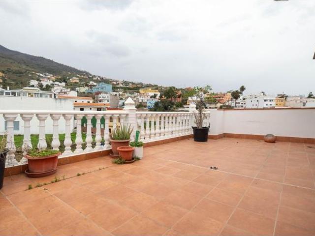 CASA EN EL CENTRO DE SANTA URSULA