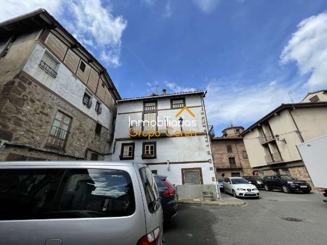 CASA EN EL CENTRO DEL PUEBLO,¡ IDEAL PARA INVERSORES!