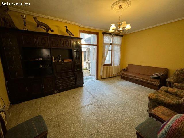CASA EN EL CENTRO PARA REFORMAR CON GARAJE