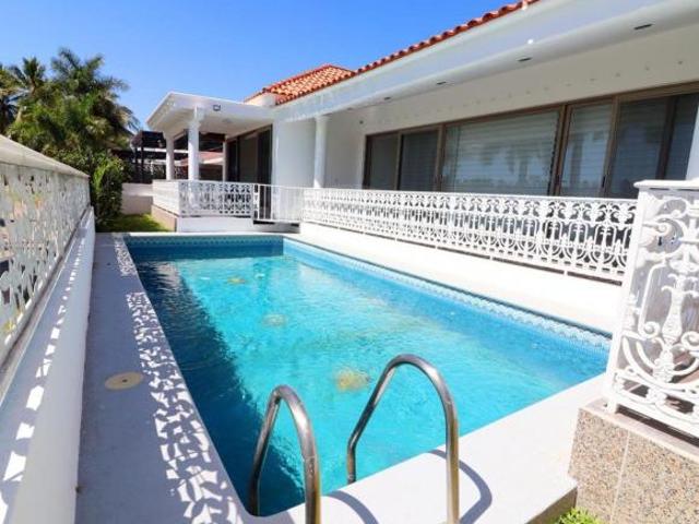 CASA EN EL CID FRENTE A CAMPO DE GOLF: Casa en venta en Fraccionamiento El Cid