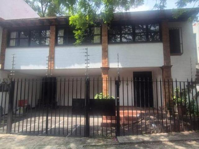 Casa en el Corazón de Chimalistac para remodelar o actualizar, Alcaldia Alvaro Obregon