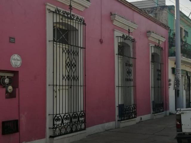 CASA EN EL EX MARQUESADO SOBRE AV. PRINCIPAL