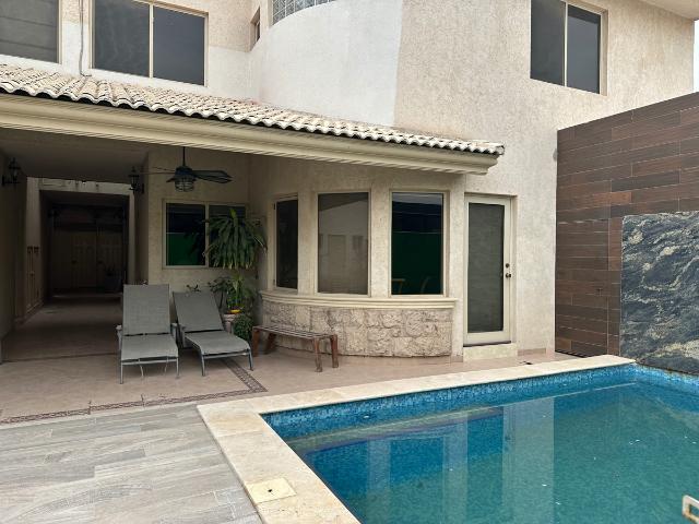 Casa en el fresno puede ser con terreno extra pueden ser dos casas