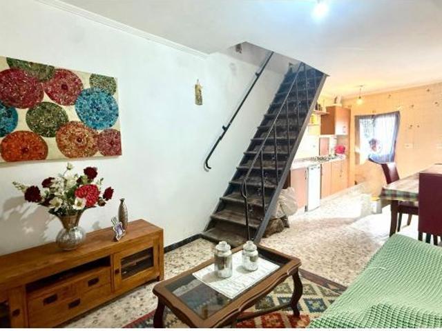 casa en el pueblo de Congostro con poca reforma para vivir