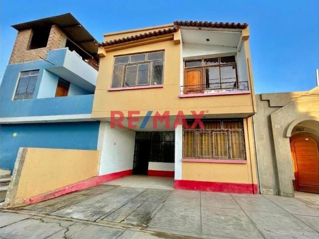Casa En El Paraíso Zona Enrejada
