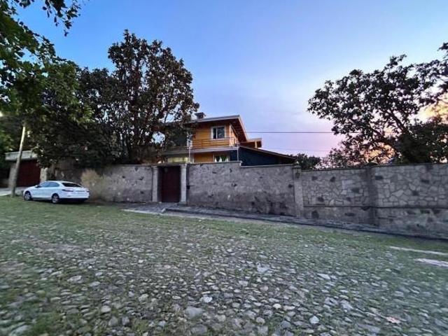 CASA EN EL ROBLE