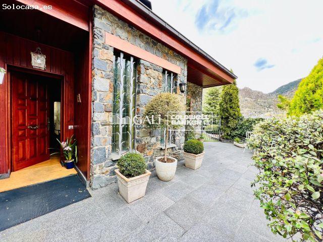 CASA EN ENCAMP CON JARDIN, 6 HABITACIONES, VISTAS AL VALLE