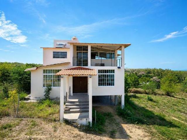 Casa en Venta cerca del Aeropuerto de Puerto Escondido