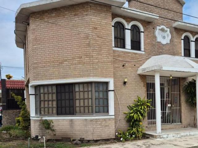CASA EN ESQUINA COLONIA UNIDAD NACIONAL