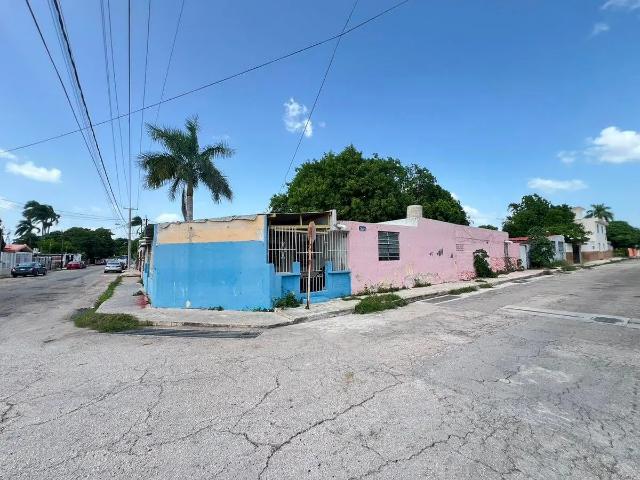 CASA EN ESQUINA CON AMPLIO TERRENO EN SAN DAMIAN, GARCIA GINERES
