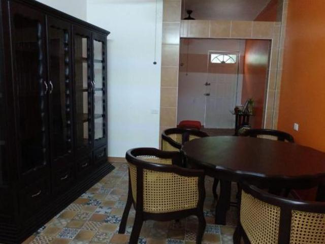 Casa en esquina con 4 Departamentos y Local Comercial en Minatitlán, Veracruz