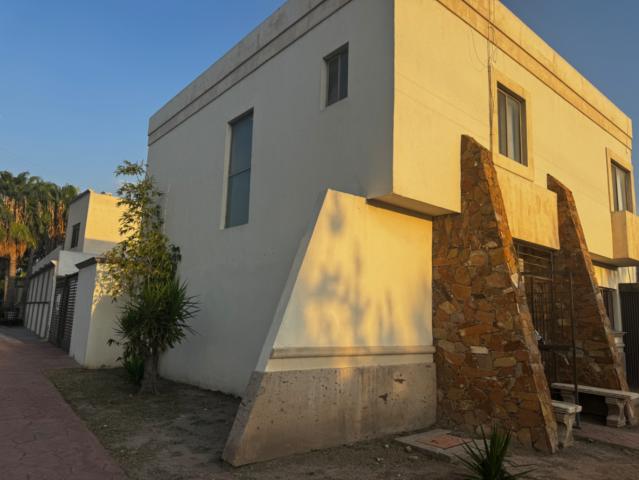 Casa en esquina al norte de Saltilli