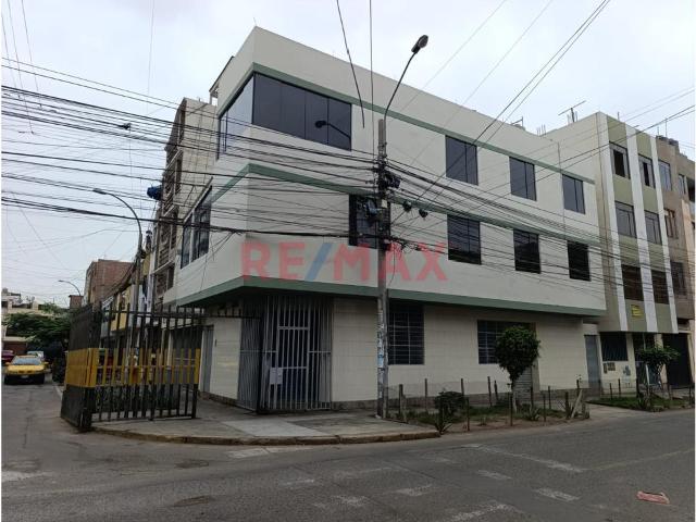 Casa En Esquina De 165 M² En Los Olivos | Ideal Para Inversión O Vivienda Multifamiliar