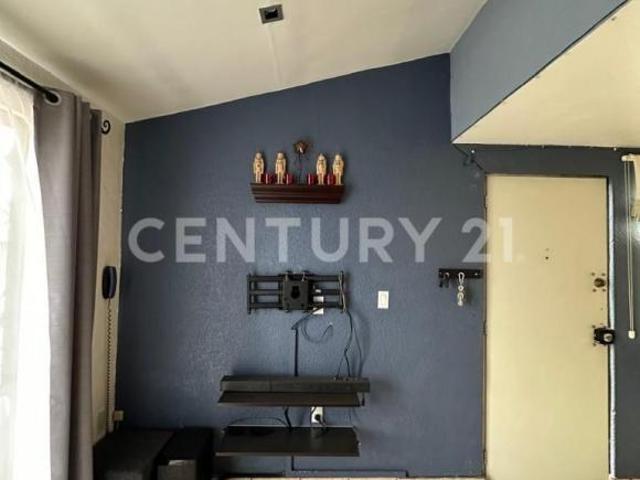 Casa en esquina, de 1 piso, con jardín y 2 estacionamientos | Hacienda Costitlán
