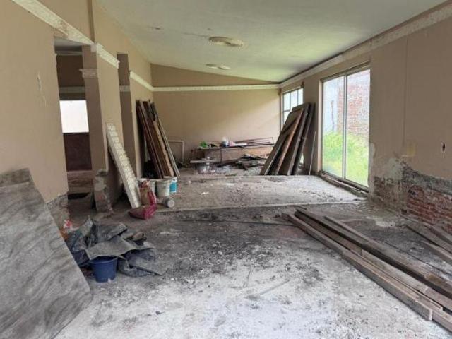 CASA EN ESQUINA DE AVENIDA EN VENTA JARDINES DE CELAYA